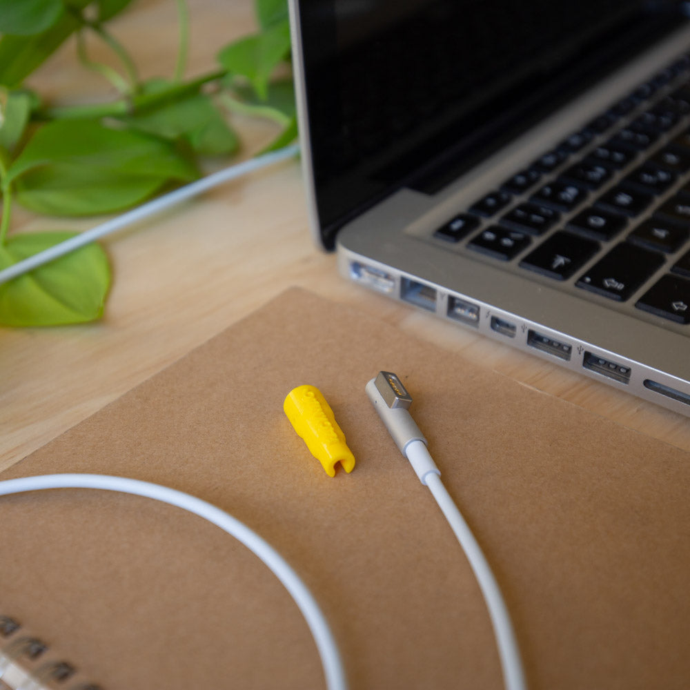 Protector de Macbook Magsafe 1 Amarillo - FackMac