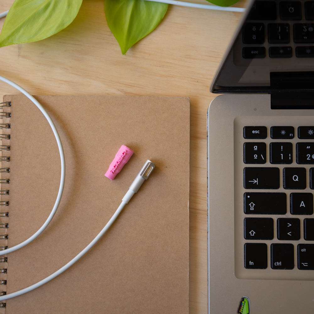 Protector de Macbook Magsafe 1 Rosado - FackMac