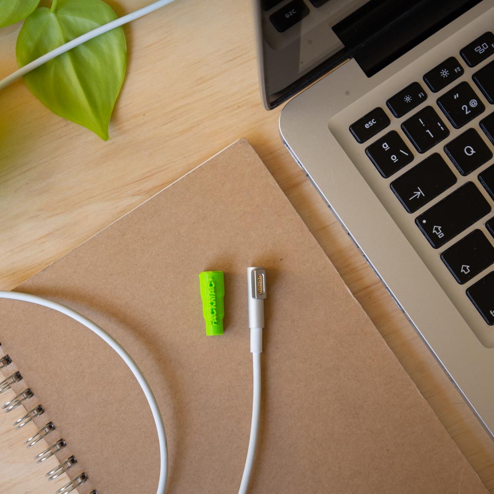 Protector de Macbook Magsafe 1 Verde - FackMac