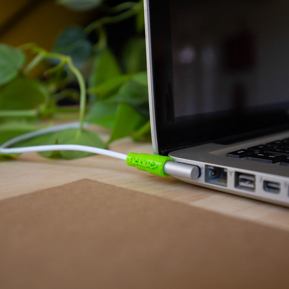 Protector de Macbook Magsafe 1 Verde - FackMac