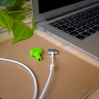 Protector de Macbook Magsafe 2 Verde - FackMac