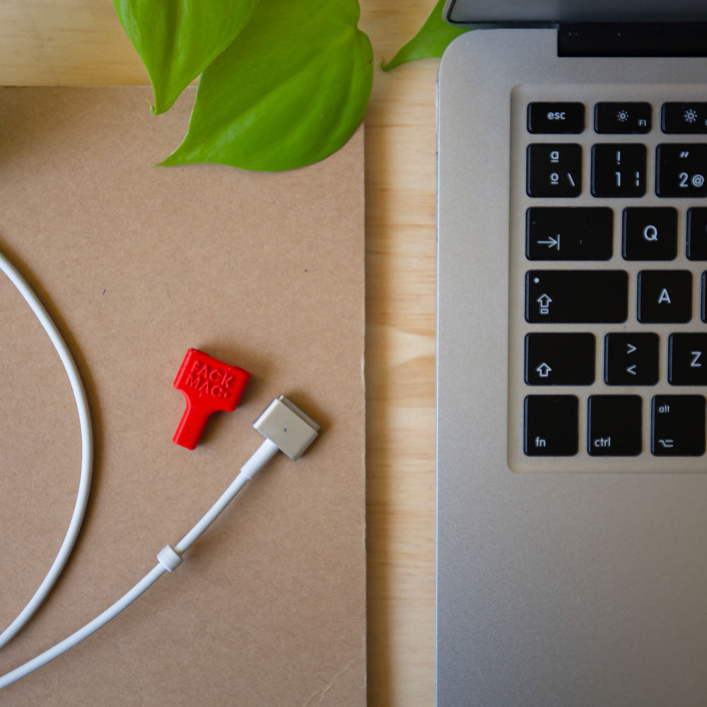 Protector de Macbook Magsafe 2 Rojo - FackMac