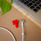 Protector de Macbook Magsafe 2 Rojo - FackMac